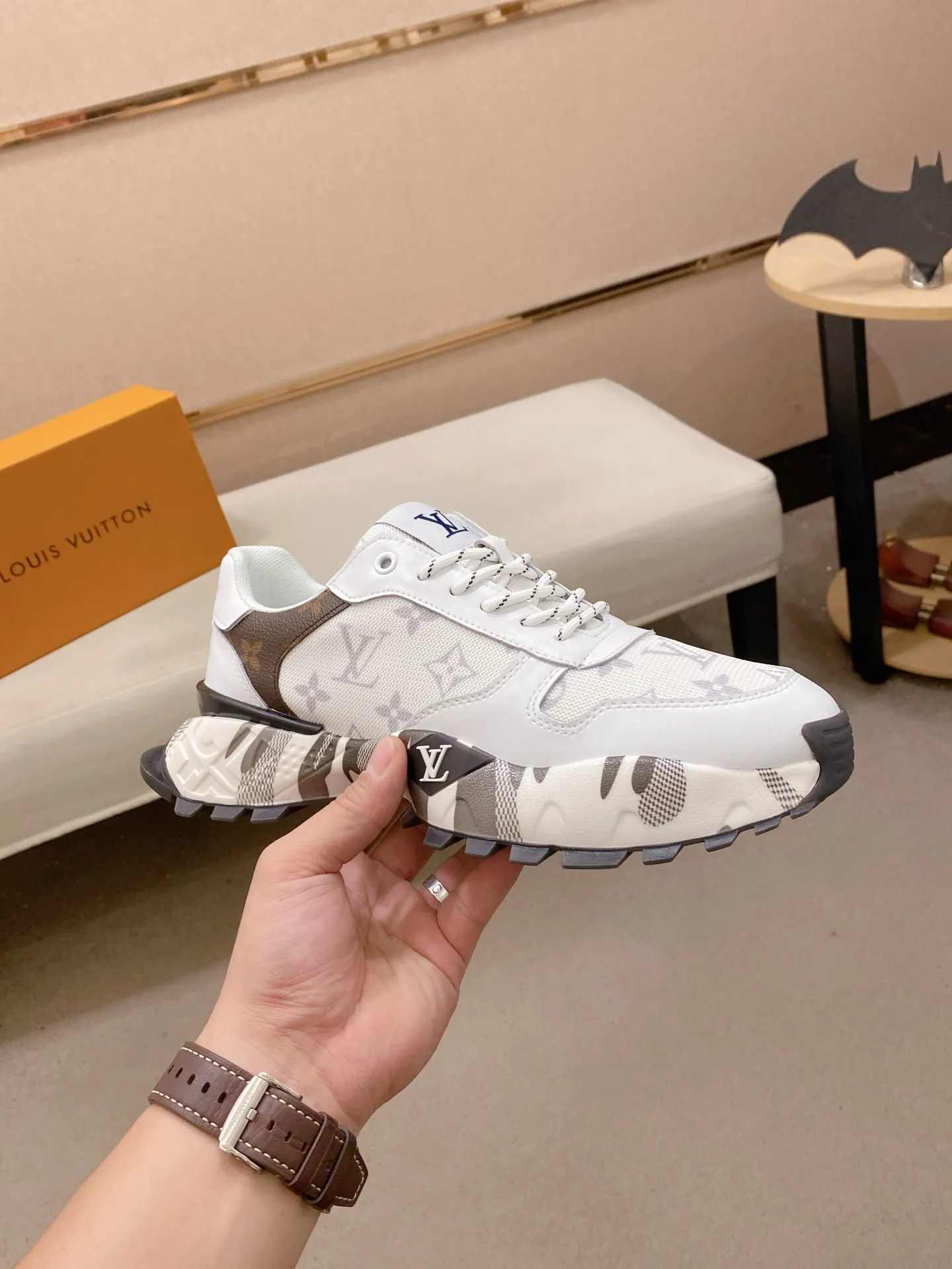 Men's shoes💰:442💰🇮🇹🇮🇹LV Louis Vuitton. The latest fashionable casual shoes are popular in physical stores. New spring and summer comfortable imported custom original cowhide, unique jacquard fabric element design. With sheepskin lining, Lv original bottom, [sun][sun] high-end packaging and high quality💪Details determine the quality, you can enter and exit the counter at will, welcome to compare🇮🇹Size 38-44